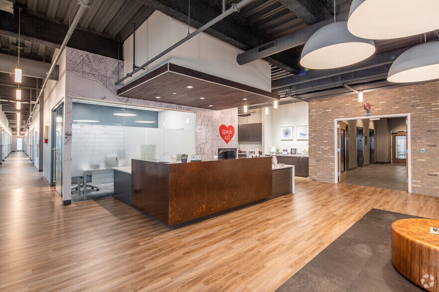 More Photos Of 6 Cardinal Way, Saint Louis Office For Lease