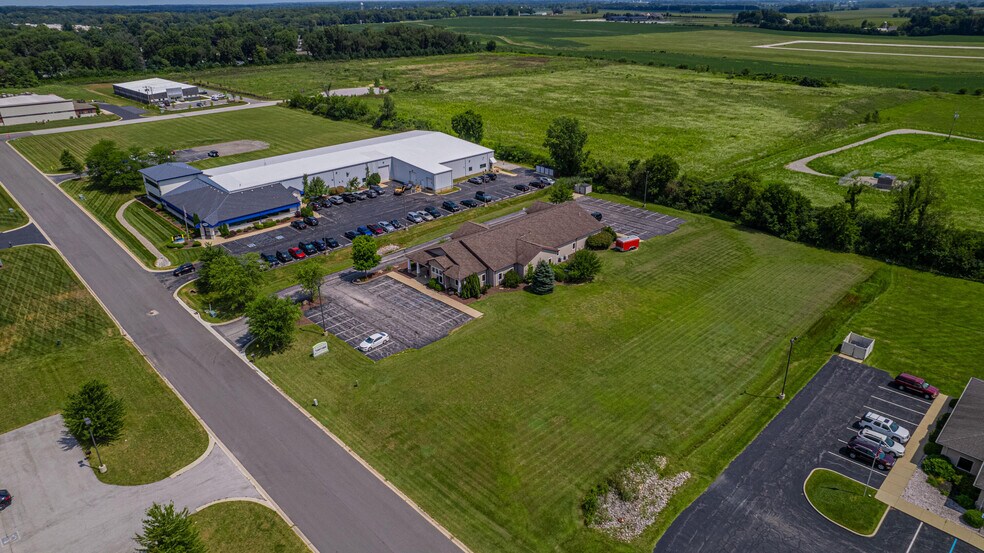More Photos Of 951 Transport Dr, Valparaiso Office For Sale