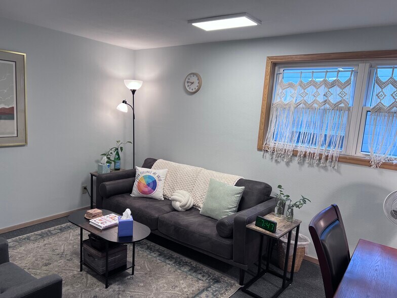 More Photos Of 7010 35th Ave NE, Seattle Office Residential For Lease