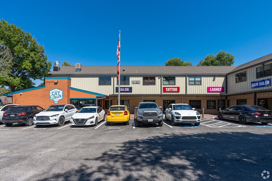 More Photos Of 2910 S Beckley Ave, Dallas Storefront Retail Office For Lease