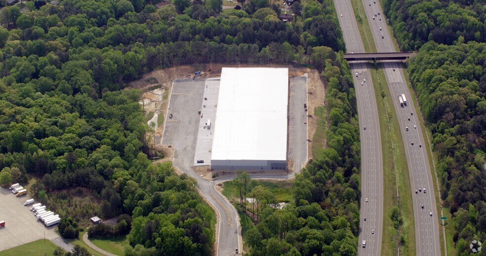 More Photos Of 8440 Times Dispatch Blvd, Mechanicsville Distribution For Lease