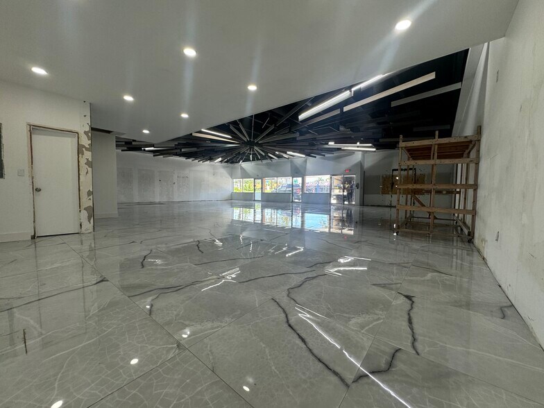 More Photos Of 1870 NE 163rd St, Miami Storefront Retail Office For Lease