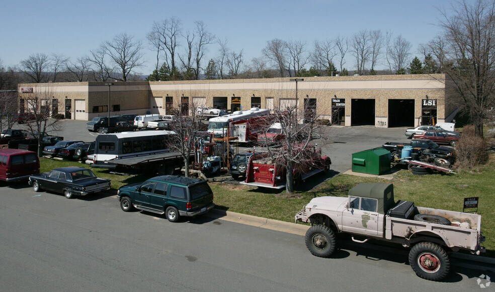 More Photos Of 37224 E Richardson Ln, Purcellville Warehouse For Sale