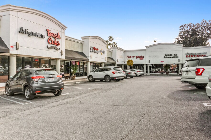 More Photos Of 19458 Ventura Blvd, Tarzana Unknown For Lease