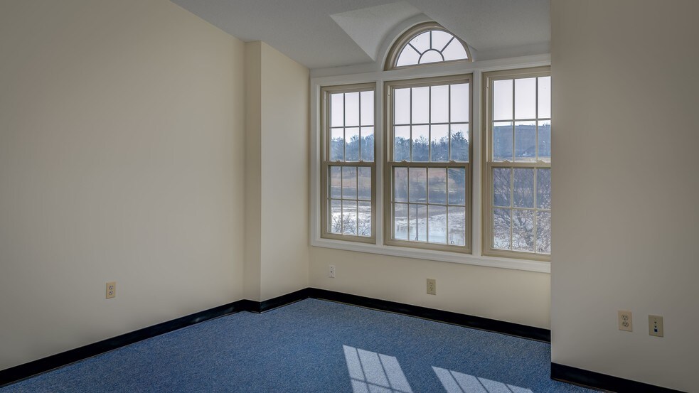 More Photos Of 8361-8379 Cherry Ln, Laurel Medical For Sale