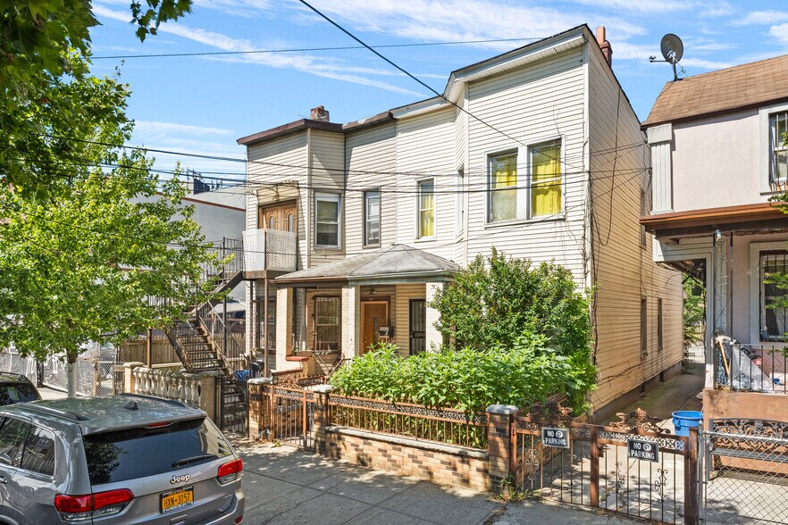 More Photos Of 108 Veronica Pl, Brooklyn Land For Sale