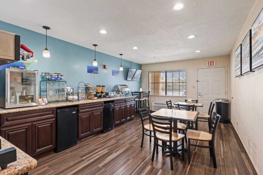 More Photos Of 1531 W Laurel Ave, Eunice Hotel For Sale