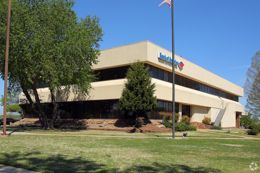 More Photos Of 1800 S Elm Pl, Broken Arrow Bank For Lease