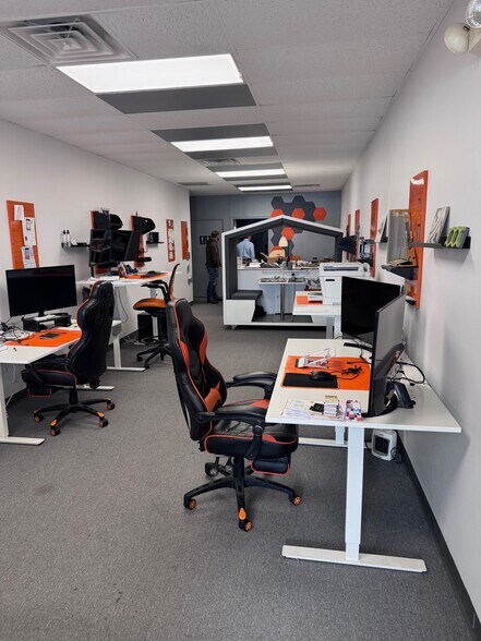 More Photos Of 127-131 E Commerce St, Milford Loft Creative Space For Sale