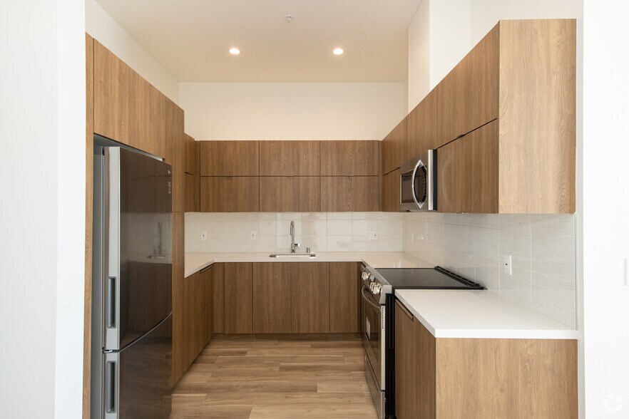 More Photos Of 801 S Berendo St, Los Angeles Apartments For Lease