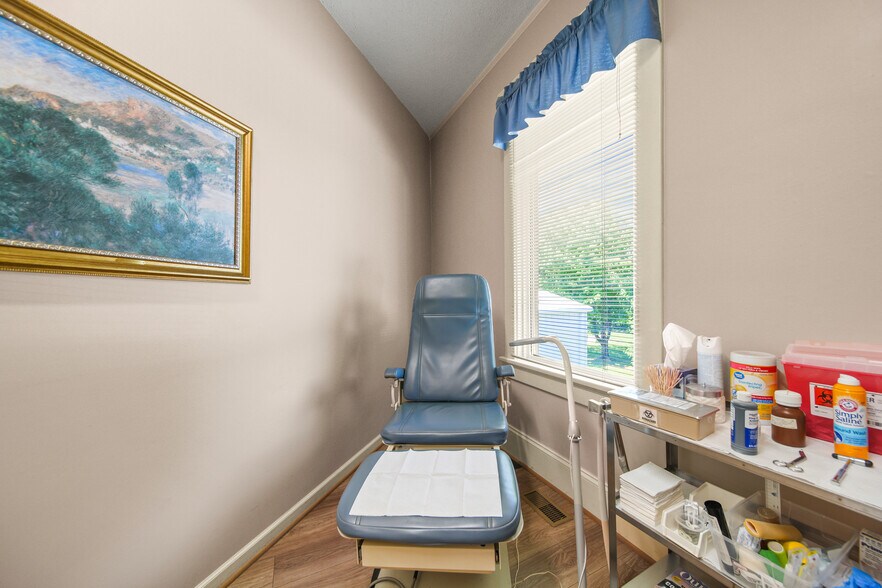 More Photos Of 217 Mocksville Ave, Salisbury Office Residential For Sale