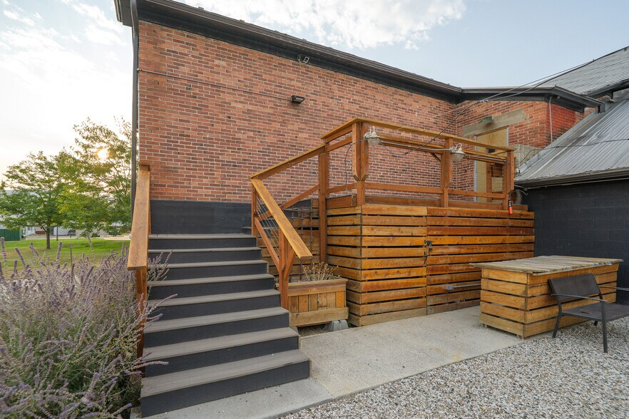More Photos Of 508 E Main Ave, Chewelah Office For Sale