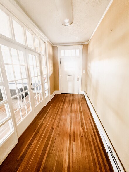 More Photos Of 2414 Memorial Ave, Lynchburg Office For Lease