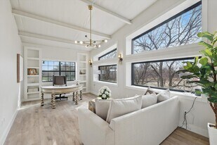 More Photos Of 11983 Cleveland Gibbs Rd, Roanoke Flex For Lease