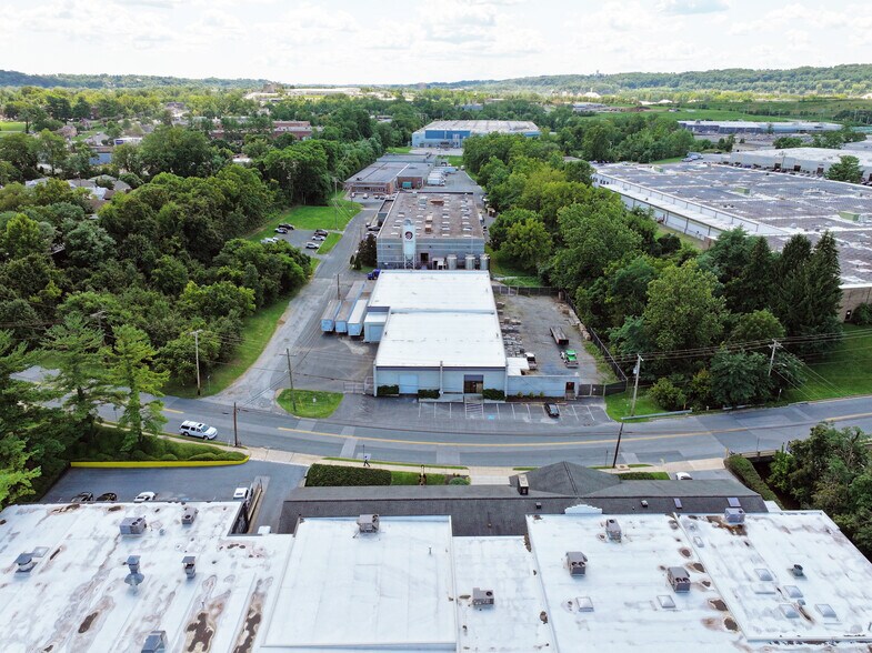 More Photos Of 109 Cockeysville Rd, Cockeysville Warehouse For Lease