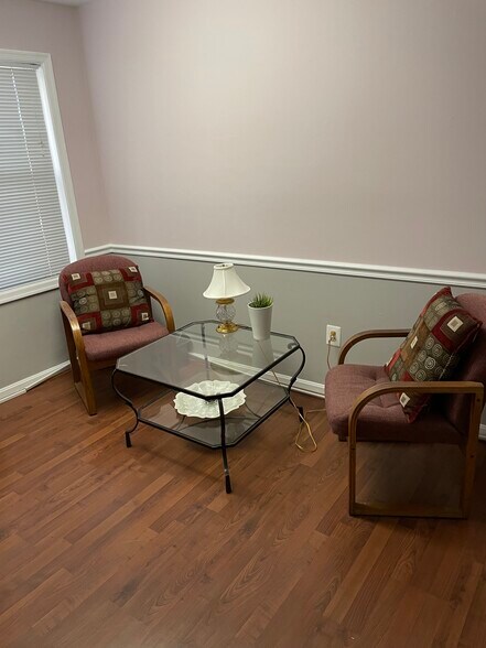 More Photos Of 2106 Gallows Rd, Vienna Office For Lease