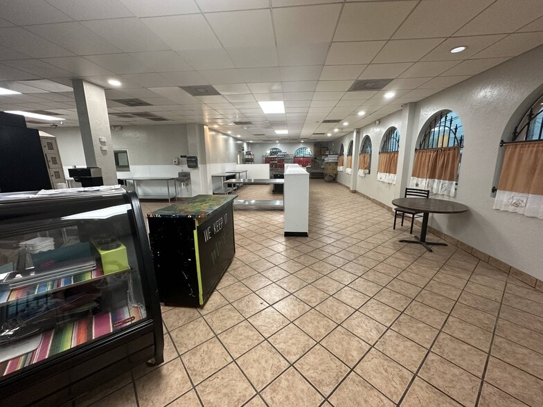 More Photos Of 7820 Fulton St, Houston Restaurant For Lease