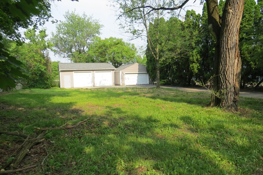 More Photos Of 1416 Piedmont Ave, Akron Manufacturing For Sale