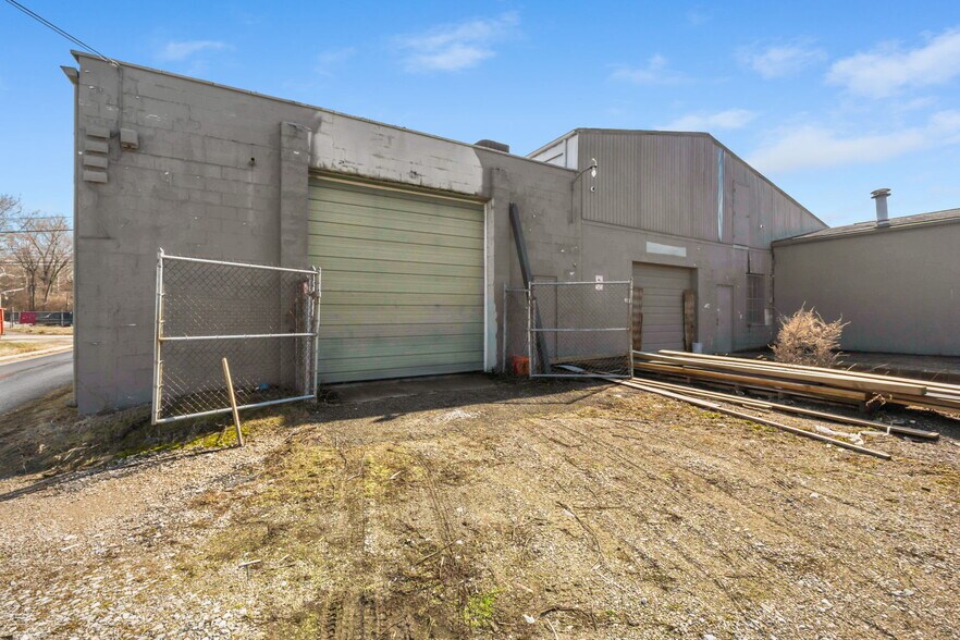 More Photos Of 437 Holtzman Ave, Columbus Warehouse For Sale