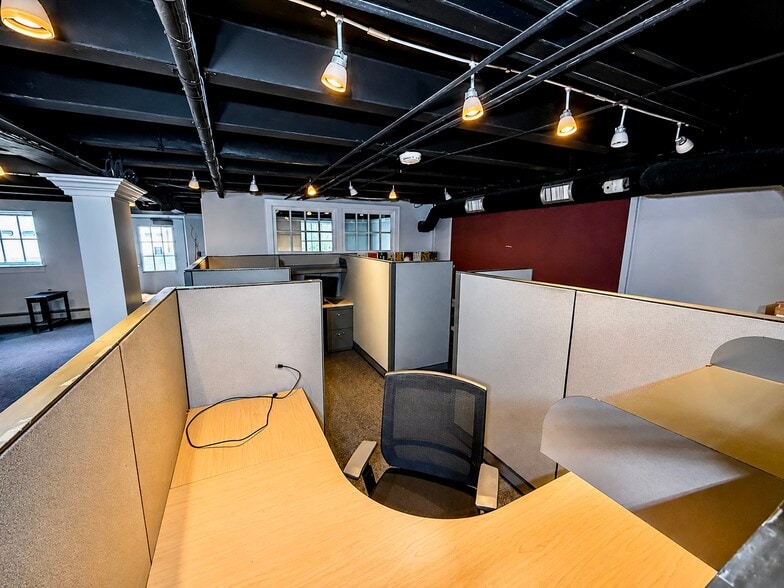 More Photos Of 102 Washington St, Manlius Office For Sale