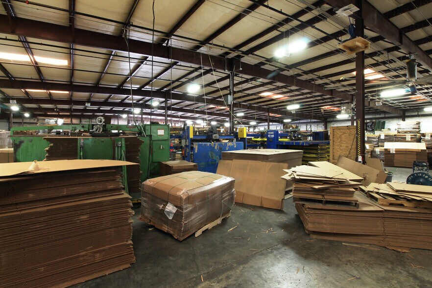 More Photos Of 2129 Chipman St, Knoxville Warehouse For Lease