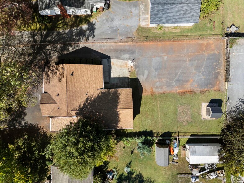 More Photos Of 120 Maybelle St, Cartersville Office For Sale