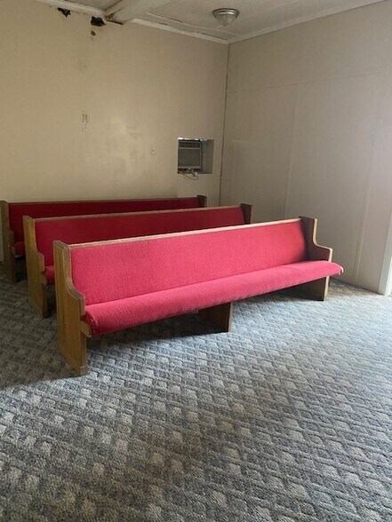 More Photos Of 400 Green St E, Wilson Religious Facility For Sale