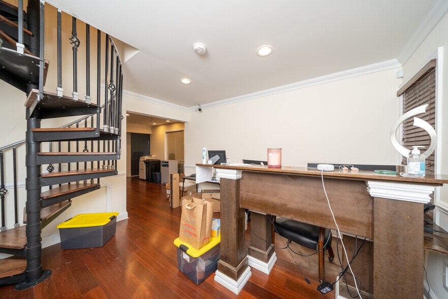 More Photos Of 224 Johnson Ave, Hackensack Office For Lease