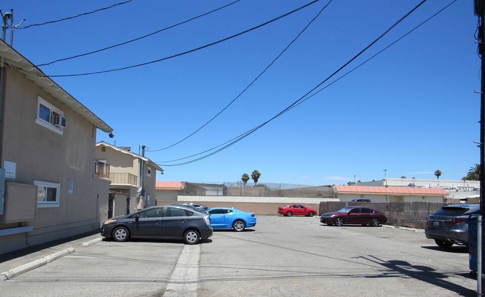 More Photos Of 1124-1130 S Lemon St, Anaheim Apartments For Sale