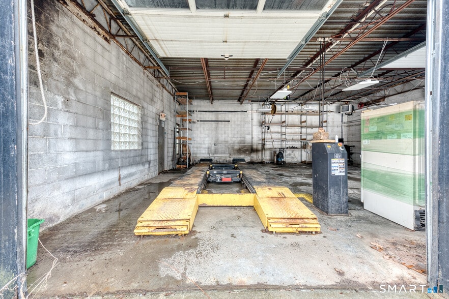 More Photos Of 860 Stafford Rd, Storrs Mansfield Industrial For Sale