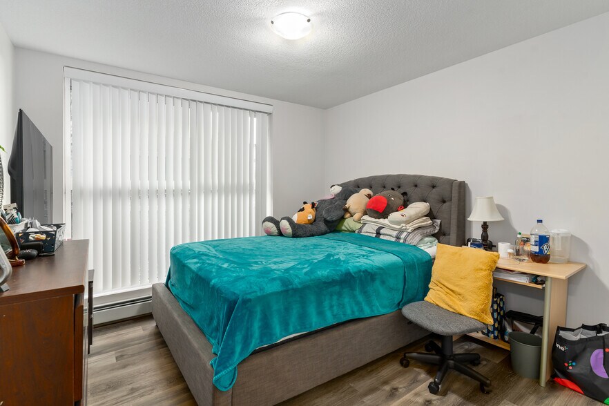 More Photos Of 303 Waddy Lane, Strathmore Multifamily For Sale