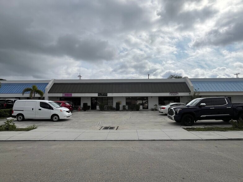 More Photos Of 1114-1118 N G St, Lake Worth Flex For Sale