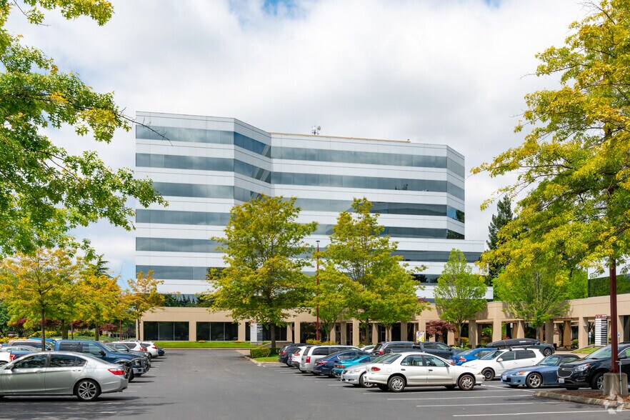 More Photos Of 6811 S 204th St, Kent Unknown For Lease