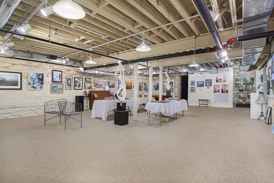 More Photos Of 356 W Western Ave, Muskegon Storefront For Sale