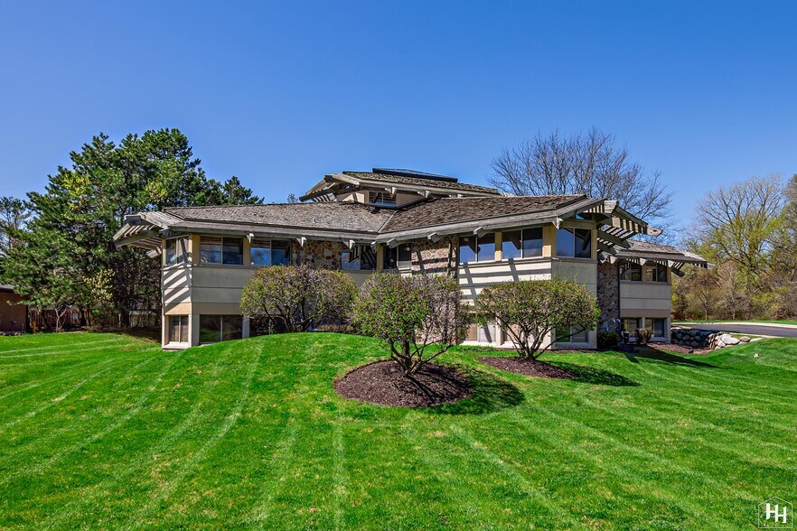 More Photos Of 970 McHenry Ave, Crystal Lake Medical For Sale