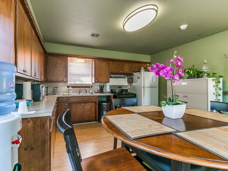 More Photos Of 16446 NE 23rd St, Choctaw Office Residential For Sale