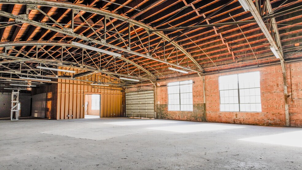 More Photos Of 10 N Milby St, Houston Warehouse For Lease