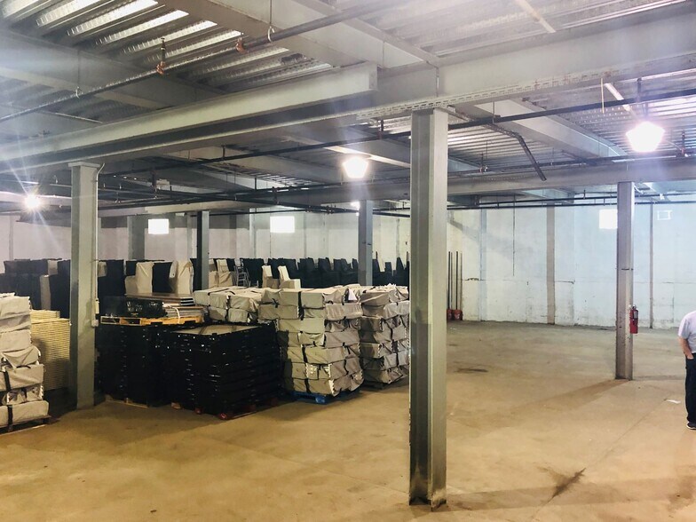 More Photos Of 100 Carney St, Glen Cove Manufacturing For Sale