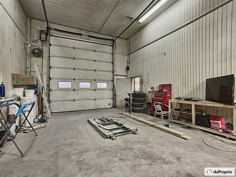 More Photos Of 30 Rte 122, Sainte-clotilde-de-horton Industrial For Sale