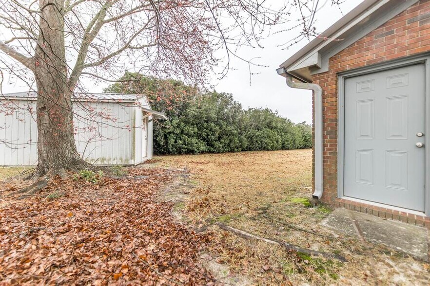 More Photos Of 231 Riverview, Oglethorpe Office For Sale