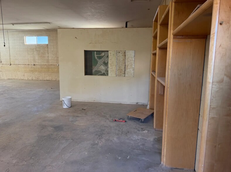 More Photos Of 589 N Geneva Rd, Lindon Warehouse For Sale