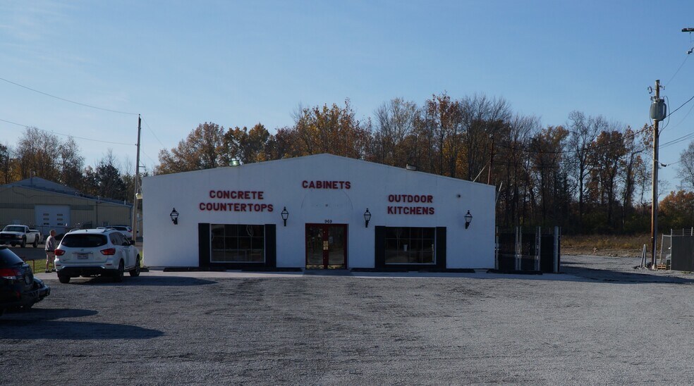 More Photos Of 969 Ohio Pike, Cincinnati Flex For Sale