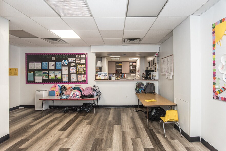 More Photos Of 6044-6052 Castor Ave, Philadelphia Medical For Sale