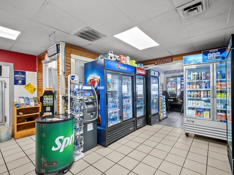 More Photos Of 202 Milwaukee St, Kewaunee Service Station For Sale