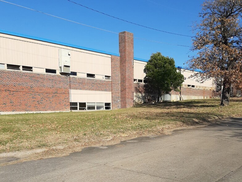 More Photos Of 1401 E Cherokee Ave, Mcalester Schools For Sale