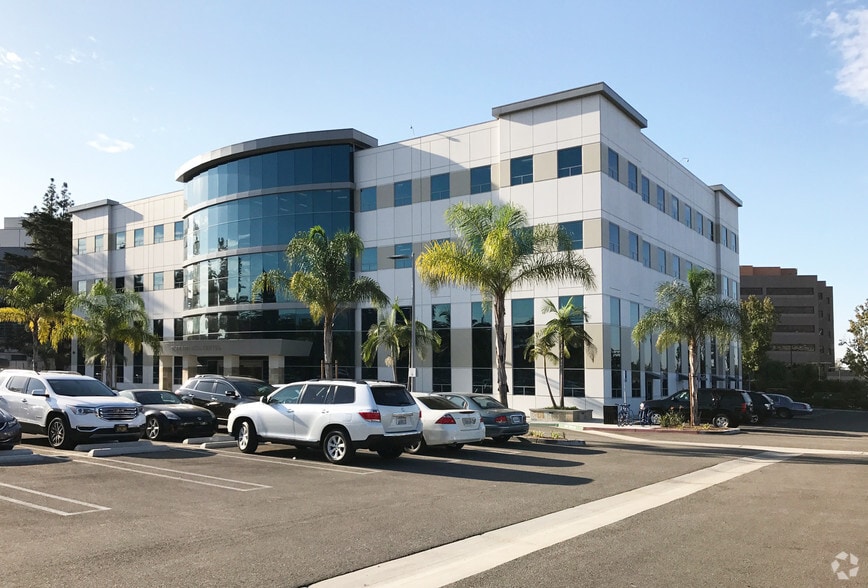 Primary Photo Of 289 W Huntington Dr, Arcadia Medical For Lease
