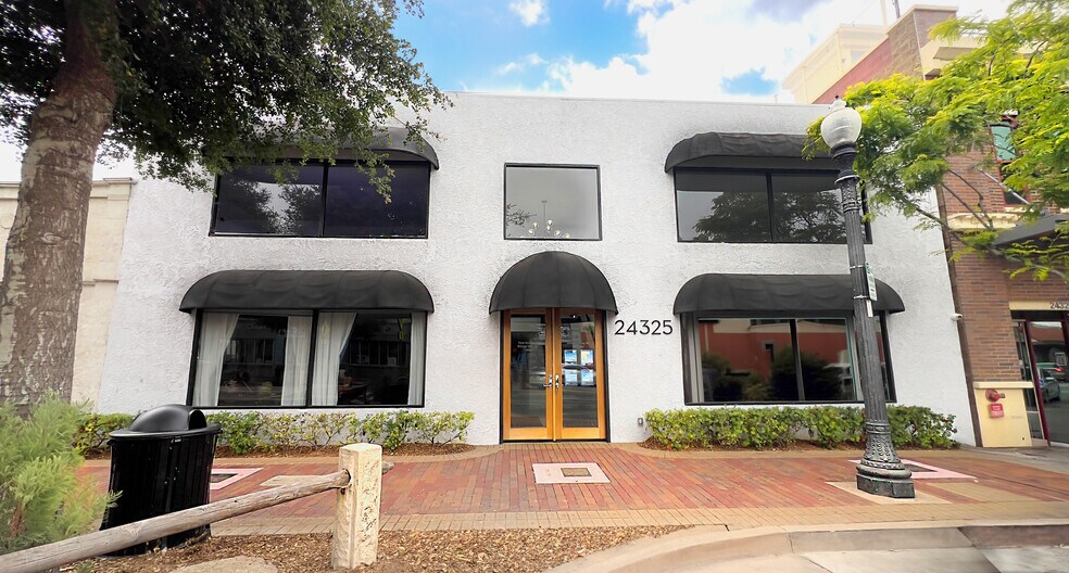 Primary Photo Of 24325 Main St, Newhall Office For Lease