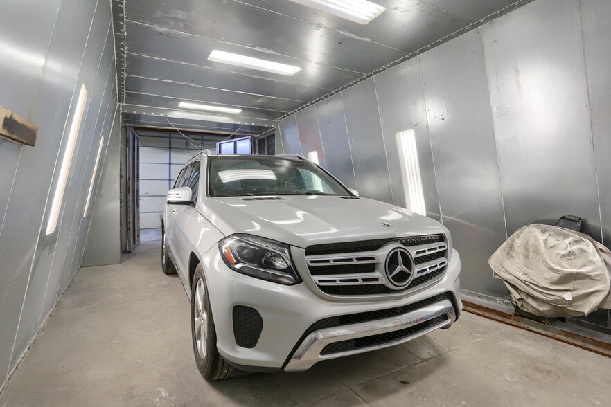 More Photos Of 164 W 4th St, Lewistown Auto Repair For Sale