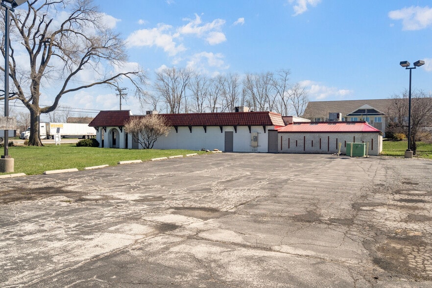 More Photos Of 6363 Lincoln Hwy, Matteson Office For Sale