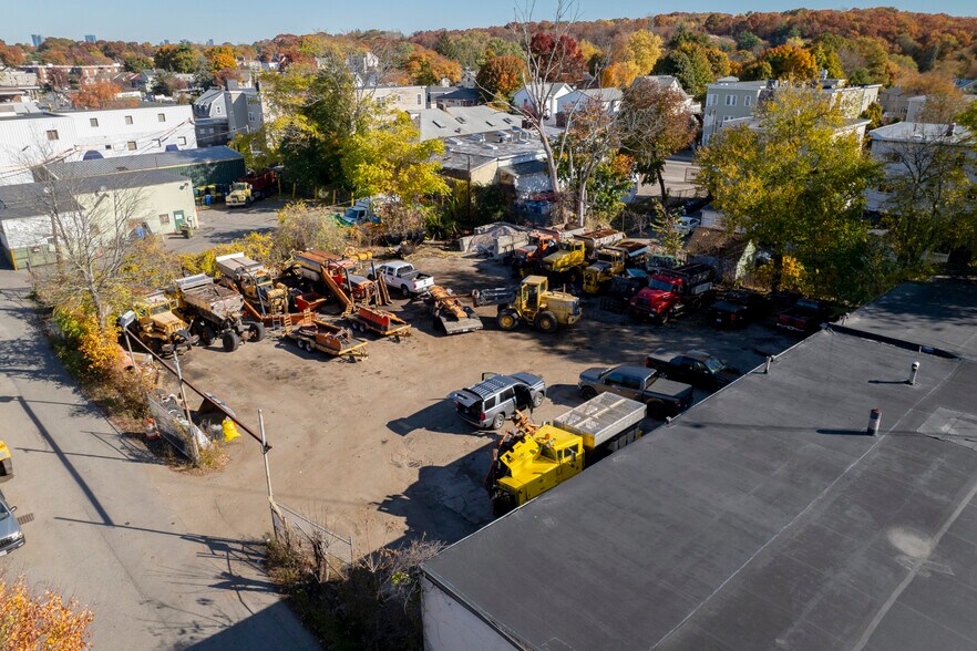 More Photos Of 192 Providence St, Hyde Park Warehouse For Lease